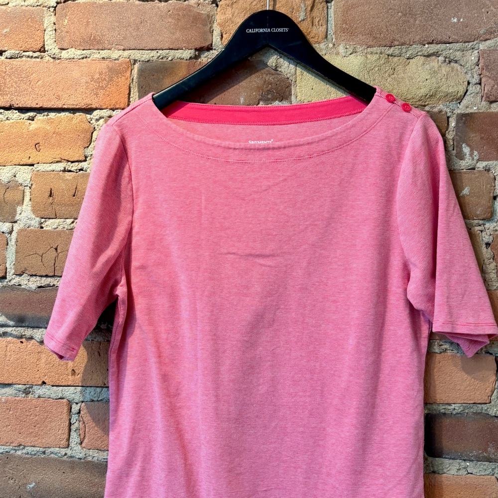 Women’s Segments Boatneck Pink Short Sleeve Tee with Button Detailing. Size XL